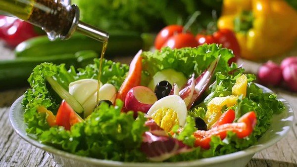 Salad rau củ luộc để giảm cân